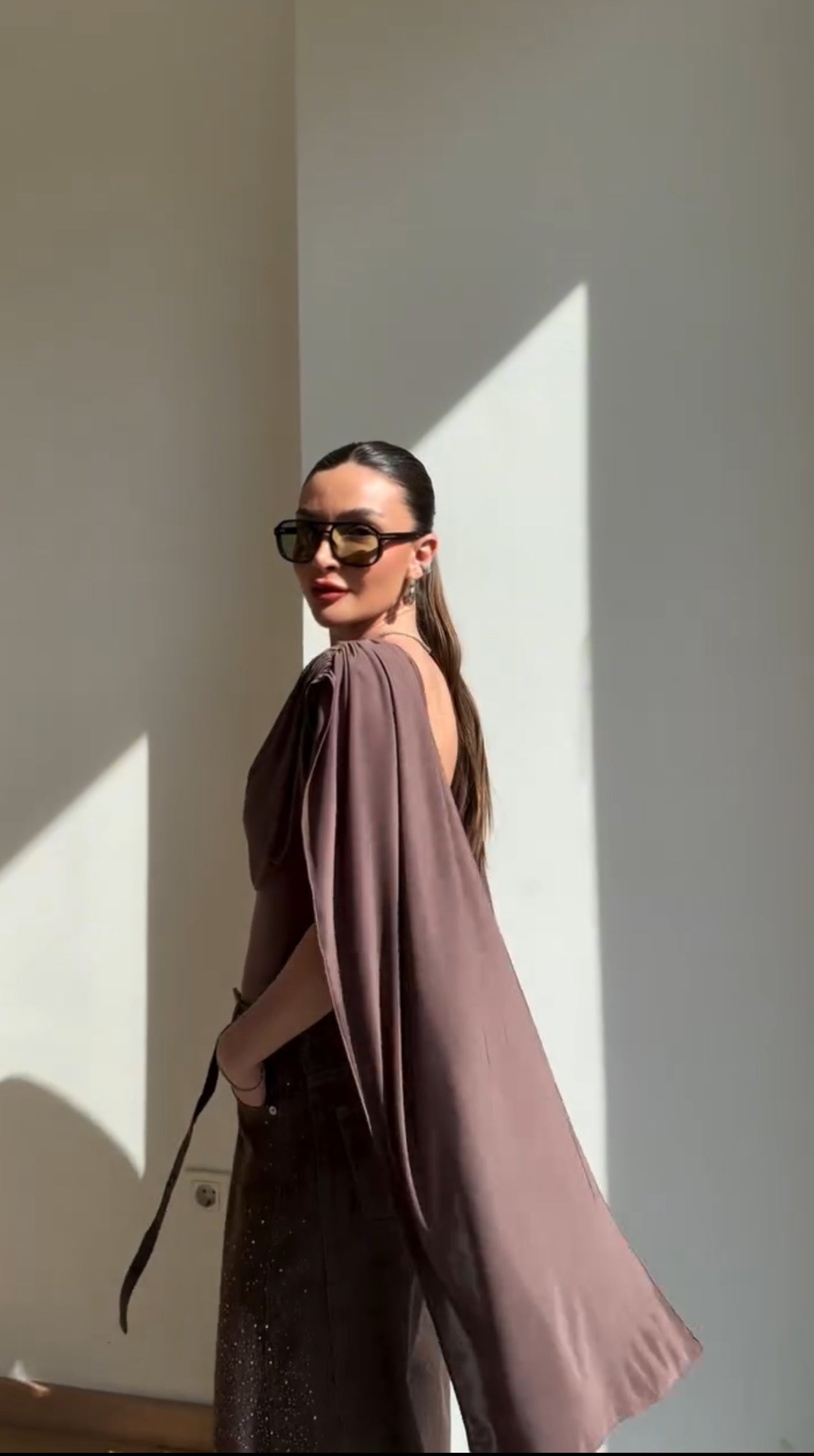 Flow Asymmetrical Top