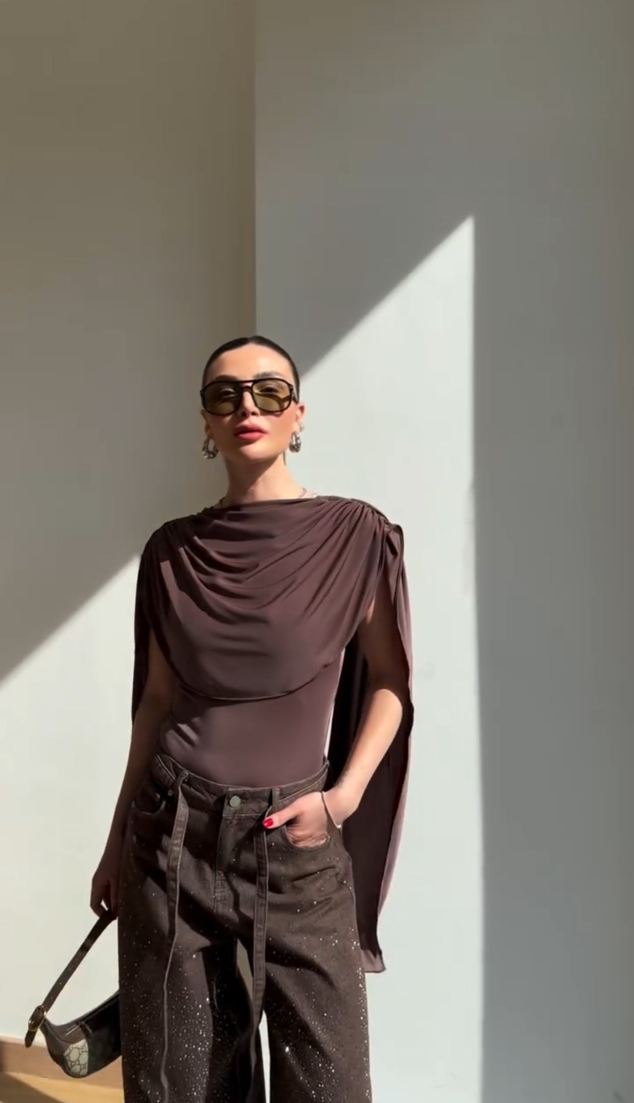 Flow Asymmetrical Top