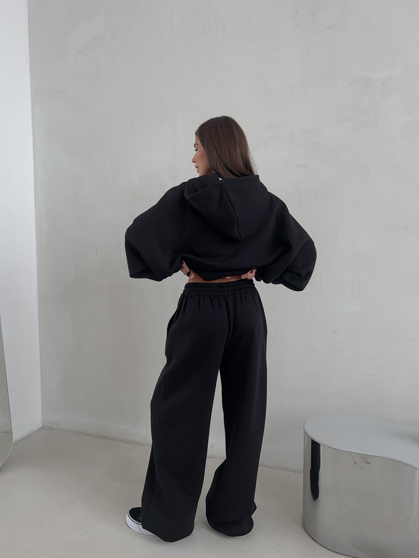 Flowing tracksuit