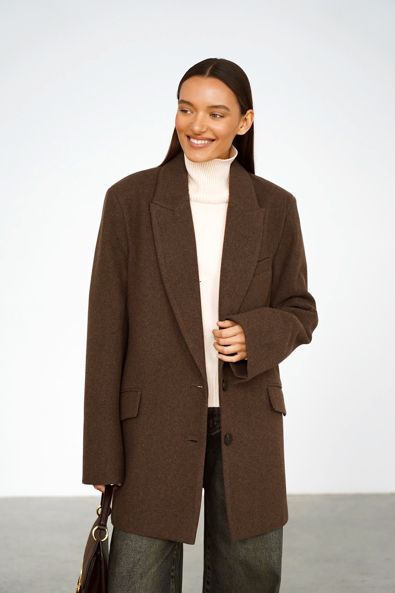 Outlook short coat