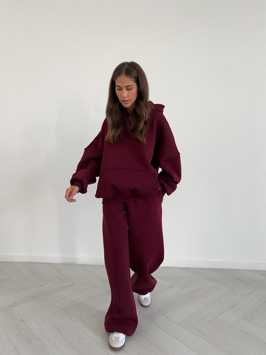 Flowing tracksuit